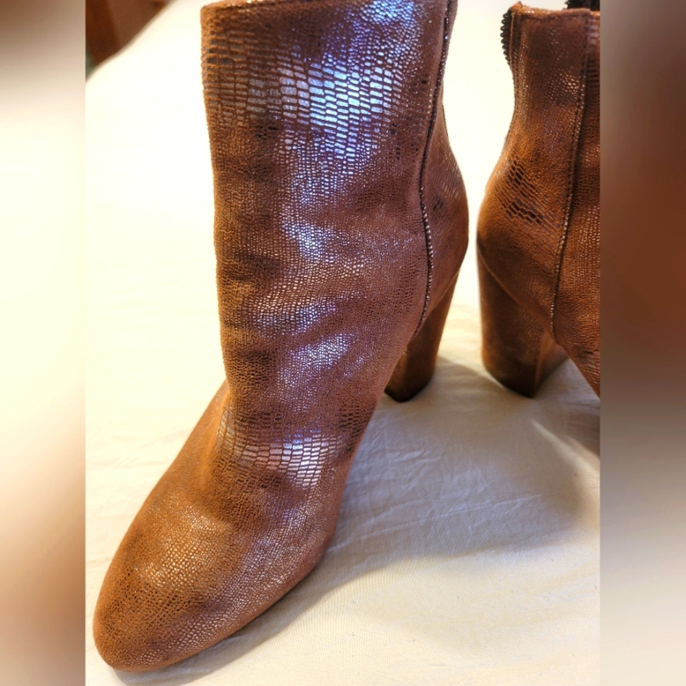 Short booties